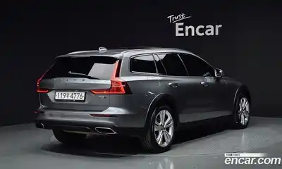 Volvo V60 2019 2.0 гидро в Москве № 230623, миниатюра 2