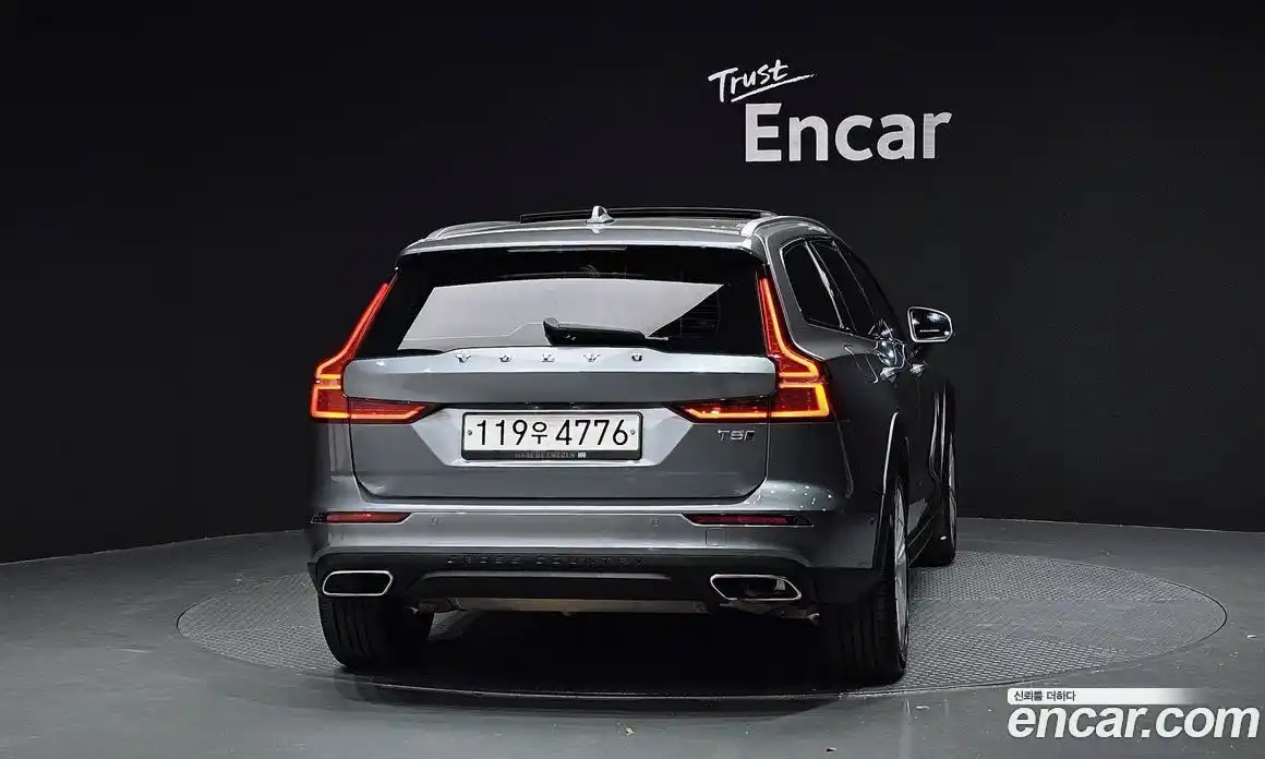 Volvo V60 2019 2.0 гидро в Москве № 230623, фото 4