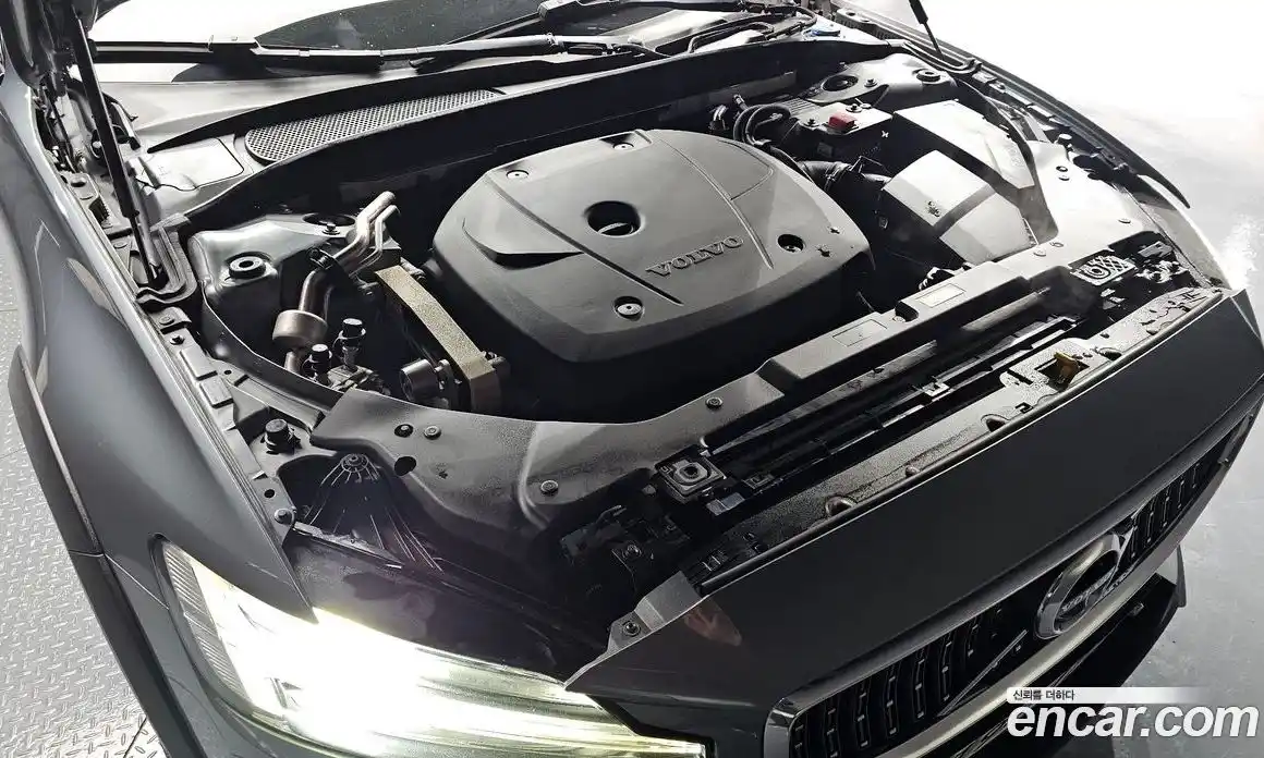 Volvo V60 2019 2.0 гидро в Москве № 230623, фото 6