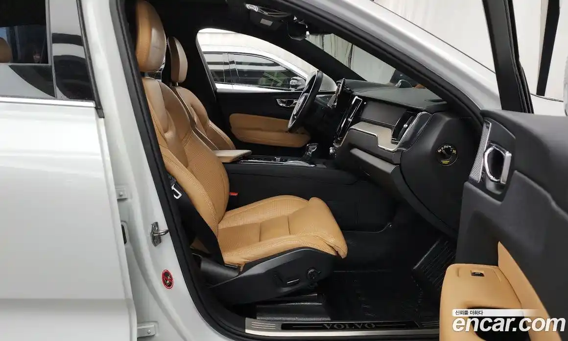 Volvo XC60 2018 2.0 гидро в Москве № 230660, фото 11