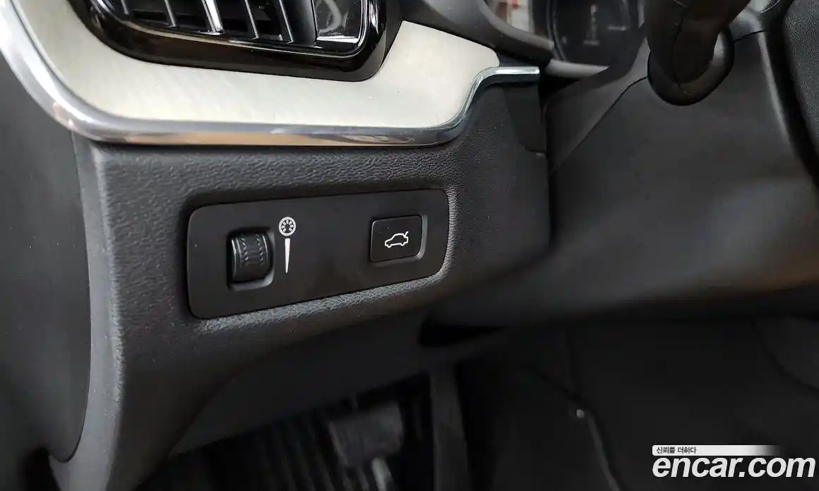 Volvo XC60 2018 2.0 гидро в Москве № 230660, фото 16