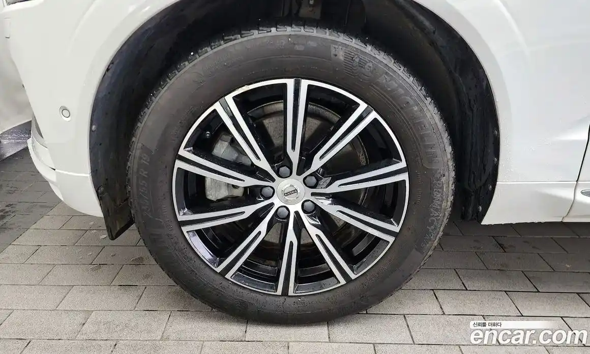 Volvo XC60 2018 2.0 гидро в Москве № 230660, фото 5