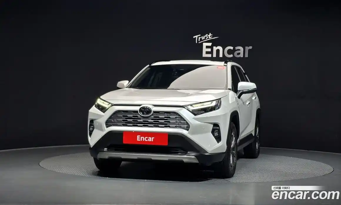 Toyota RAV4 2025 2.5 гидро в Москве № 232824, фото 3