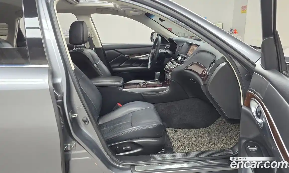 Infiniti Q70 2019 3.7 гидро в Москве № 267840, фото 11