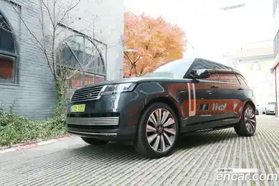 Land Rover Range-Rover 2024 4.4 гидро в Москве № 271670, миниатюра 2