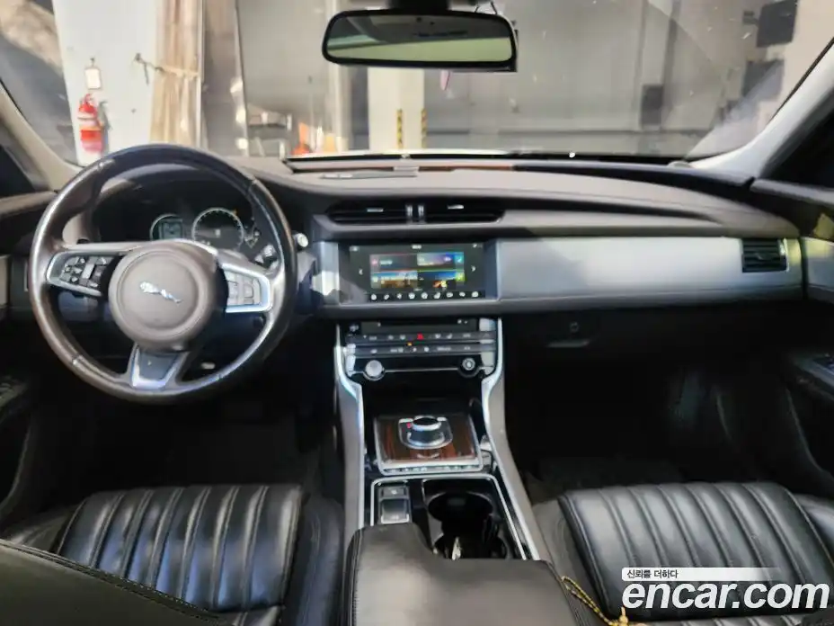 Jaguar XF 2018 2.0 гидро в Москве № 305170, фото 11