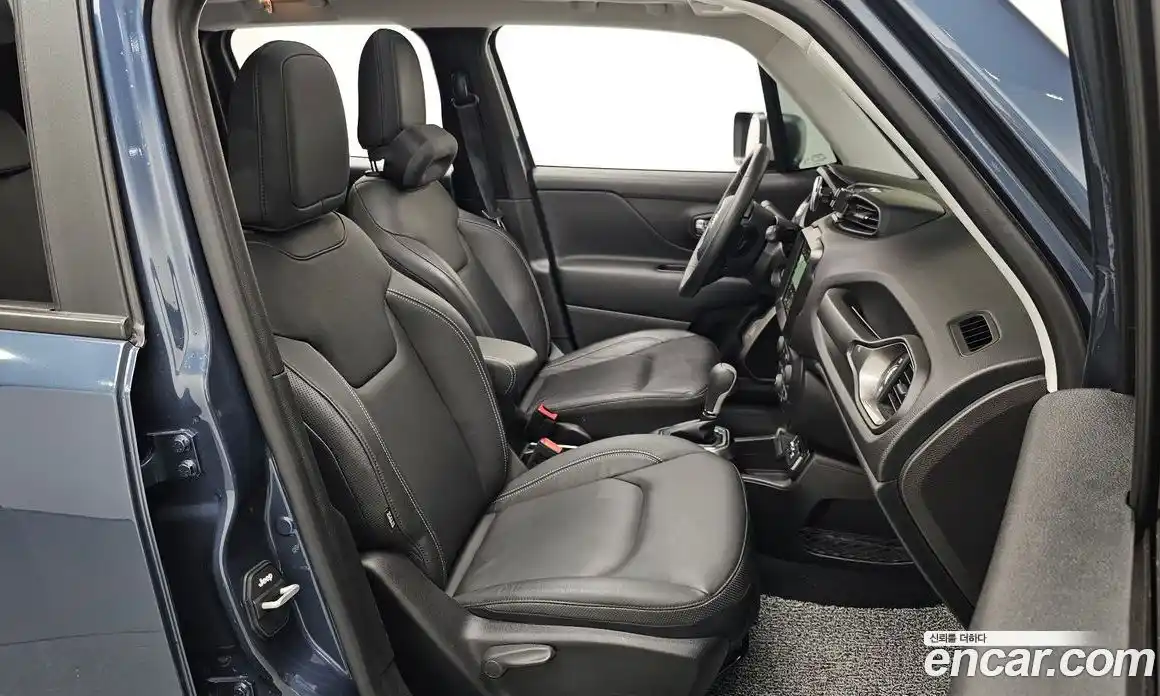 Jeep Renegade 2022 1.3 гидро в Москве № 318081, фото 10