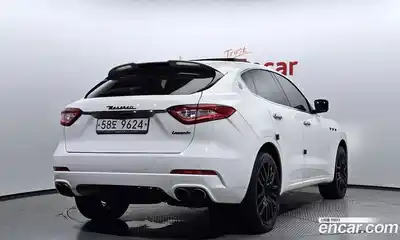 Maserati Levante 2017 3.0 гидро в Москве № 331126, миниатюра 2