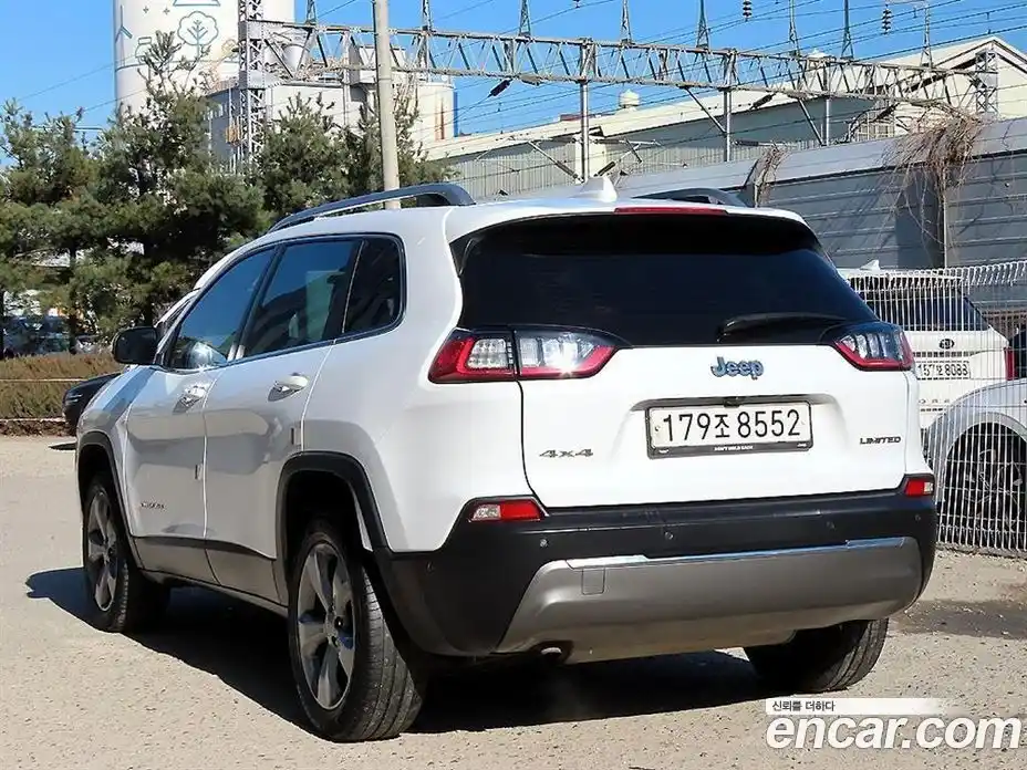 Jeep Cherokee 2020 2.4 гидро в Москве № 360679, фото 3