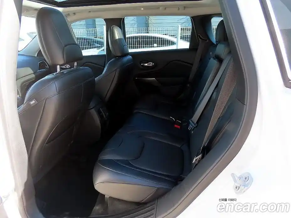 Jeep Cherokee 2020 2.4 гидро в Москве № 360679, фото 6