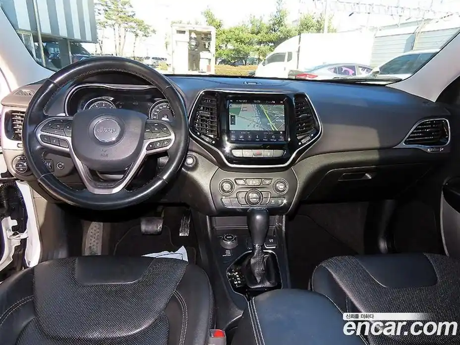 Jeep Cherokee 2020 2.4 гидро в Москве № 360679, фото 7