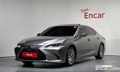 Lexus ES, 2019