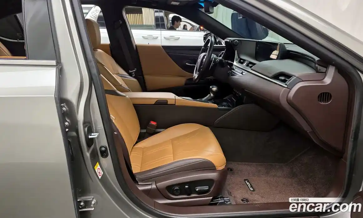 Lexus ES 2019 2.5 гидро в Москве № 398012, фото 11