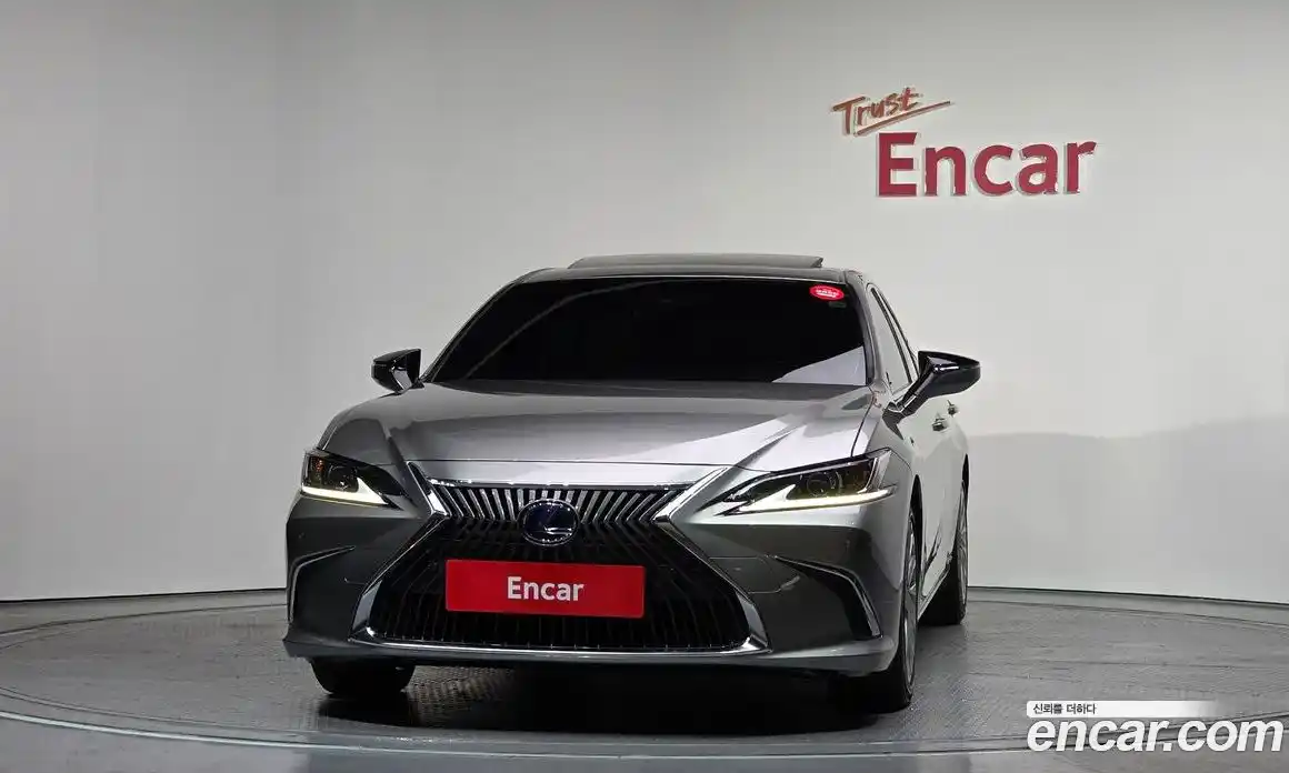 Lexus ES 2019 2.5 гидро в Москве № 398012, фото 3