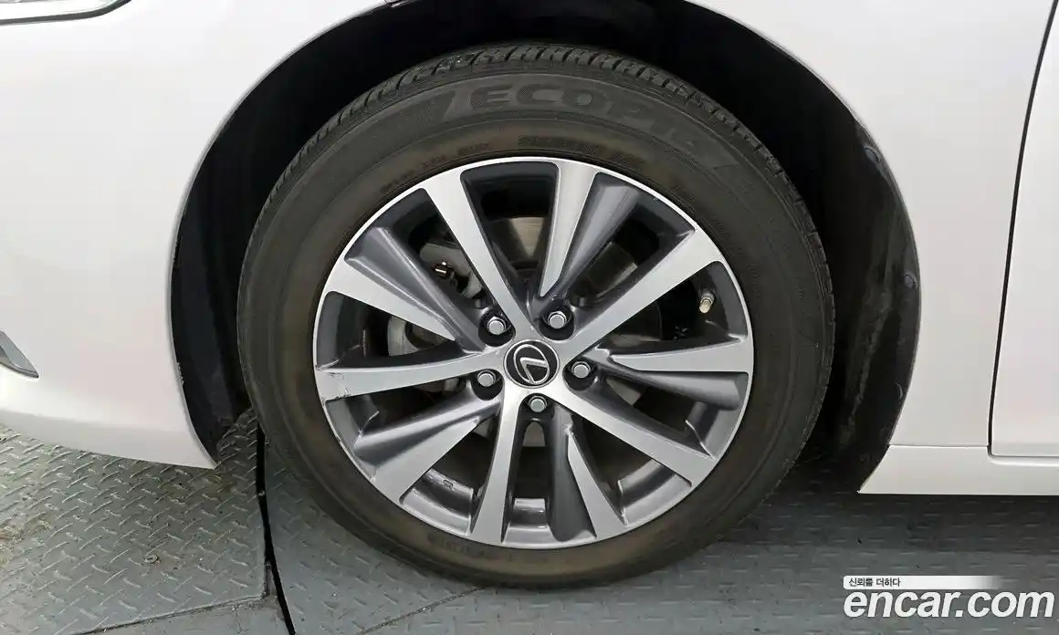 Lexus ES 2019 2.5 гидро в Москве № 398056, фото 5