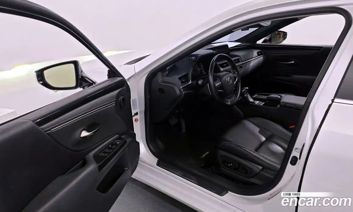 Lexus ES 2019 2.5 гидро в Москве № 398056, фото 10