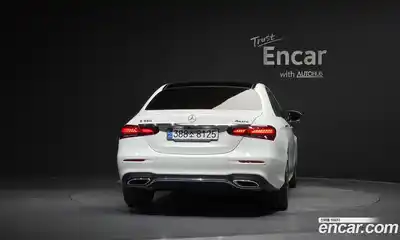 Mercedes-Benz E-Class 2022 2.0 гидро, миниатюра 4