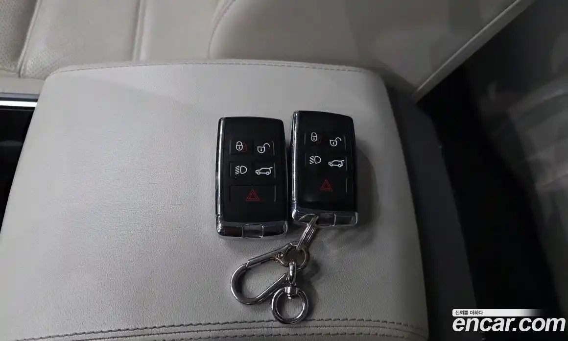 Jaguar E-Pace 2019 2.0 гидро в Москве № 474235, фото 18