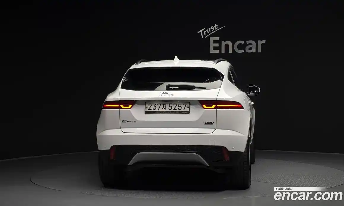 Jaguar E-Pace 2019 2.0 гидро в Москве № 474235, фото 4
