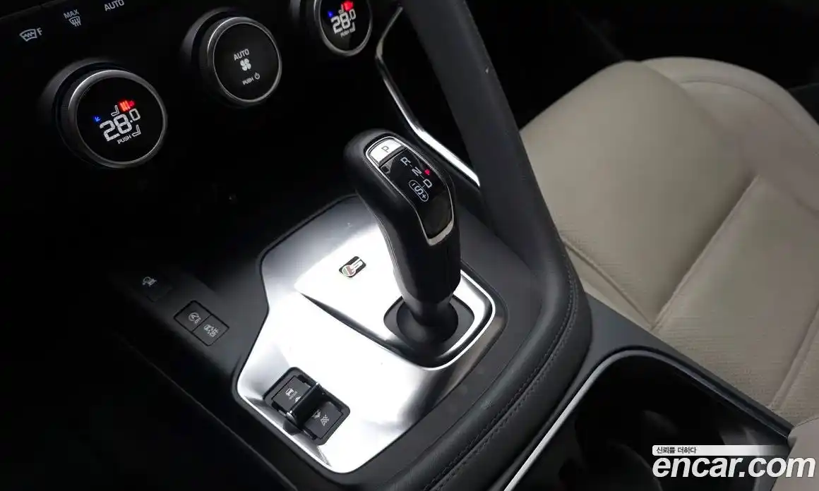 Jaguar E-Pace 2019 2.0 гидро в Москве № 474235, фото 9
