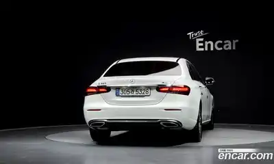 Mercedes-Benz E-Class 2022 2.0 гидро, миниатюра 4