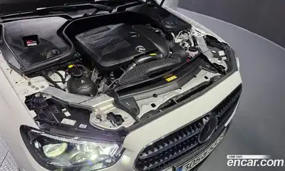 Mercedes-Benz E-Class 2022 2.0 гидро, миниатюра 6
