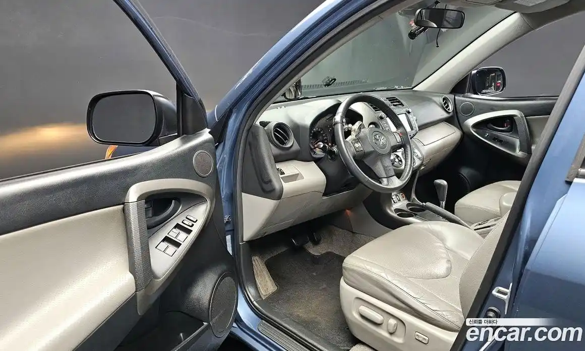 Toyota RAV4 2010 2.5 гидро в Москве № 537181, фото 11
