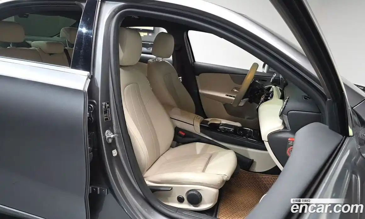 Mercedes-Benz A-Class 2021 2.0 гидро в Москве № 542552, фото 9