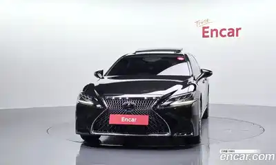Lexus LS 2018 3.5 гидро в Москве № 547042, миниатюра 3