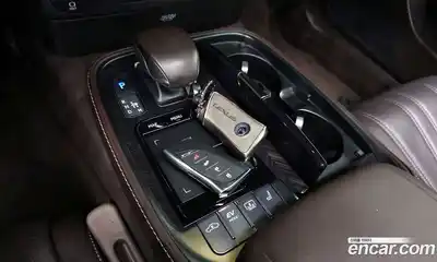 Lexus LS 2018 3.5 гидро в Москве № 547042, миниатюра 9