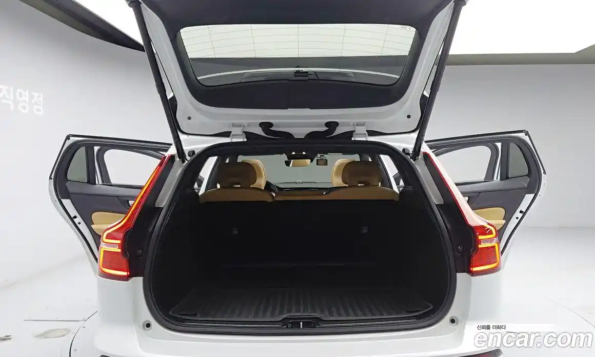 Volvo V60 2021 2.0 гидро в Москве № 593918, фото 14