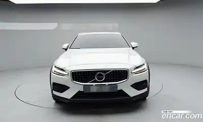 Volvo V60 2021 2.0 гидро в Москве № 593918, миниатюра 2