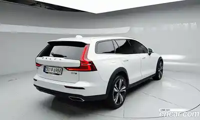 Volvo V60 2021 2.0 гидро в Москве № 593918, миниатюра 4