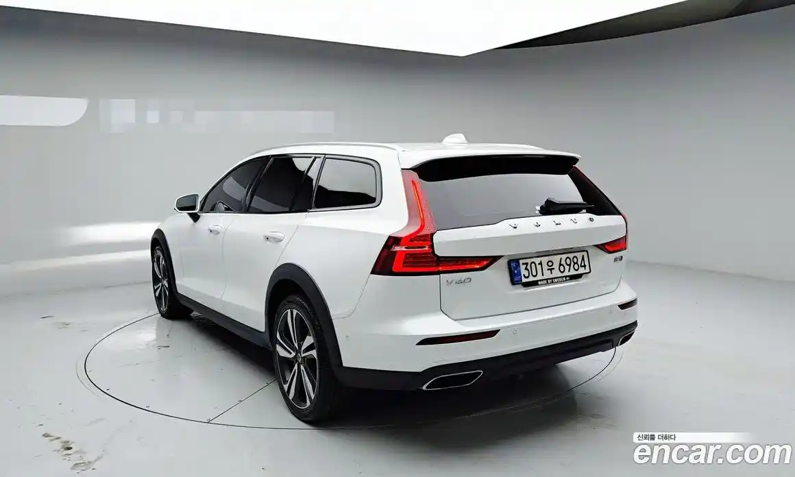 Volvo V60 2021 2.0 гидро в Москве № 593918, фото 6