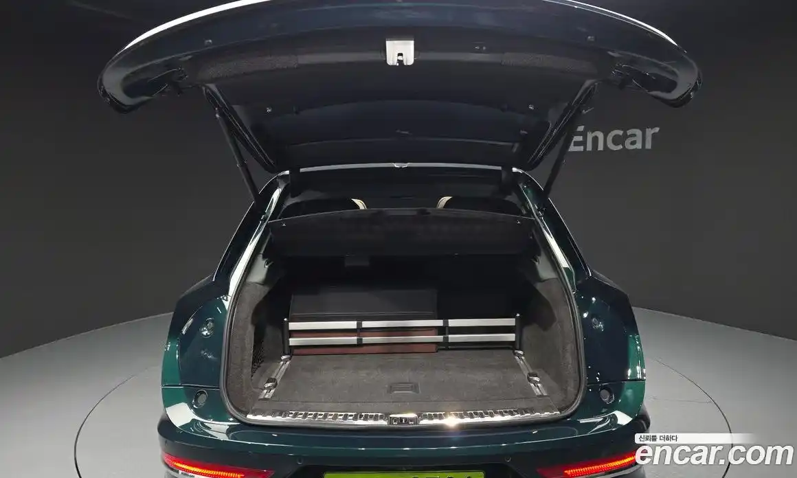 Bentley Bentayga 2024 4.0 гидро в Москве № 611624, фото 20