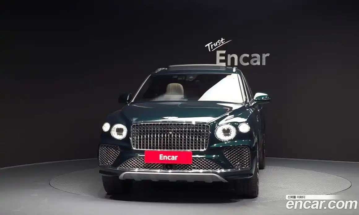 Bentley Bentayga 2024 4.0 гидро в Москве № 611624, фото 3