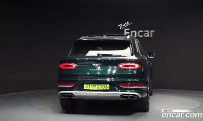 Bentley Bentayga 2024 4.0 гидро в Москве № 611624, миниатюра 4