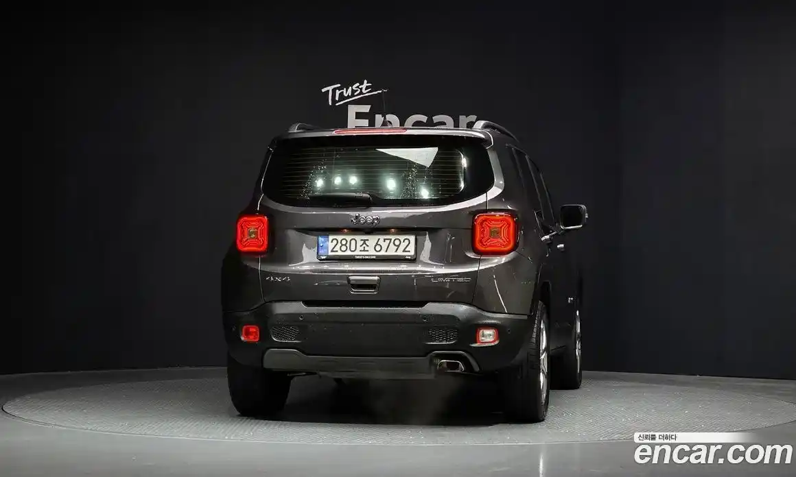 Jeep Renegade 2021 2.4 гидро в Москве № 725198, фото 4