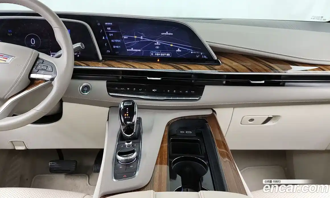 Cadillac Escalade 2023 6.2 гидро в Москве № 747354, фото 13