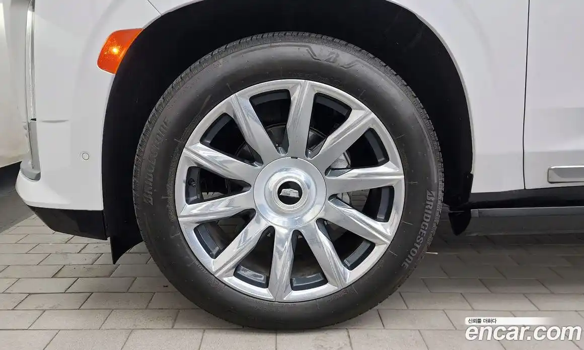 Cadillac Escalade 2023 6.2 гидро в Москве № 747354, фото 4