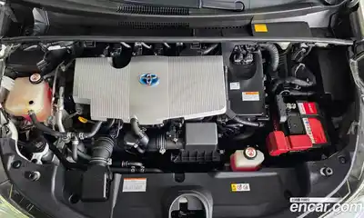 Toyota Prius 2018 1.8 гидро в Москве № 750343, миниатюра 11