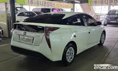 Toyota Prius 2018 1.8 гидро в Москве № 750343, миниатюра 4