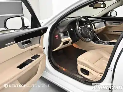 Jaguar XF 2018 2.0 гидро в Москве № 803442, миниатюра 11