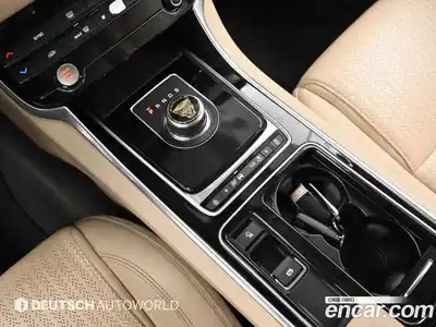Jaguar XF 2018 2.0 гидро в Москве № 803442, миниатюра 9