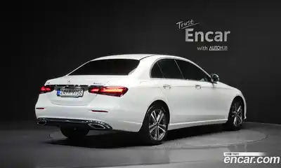 Mercedes-Benz E-Class 2021 2.0 гидро, миниатюра 2