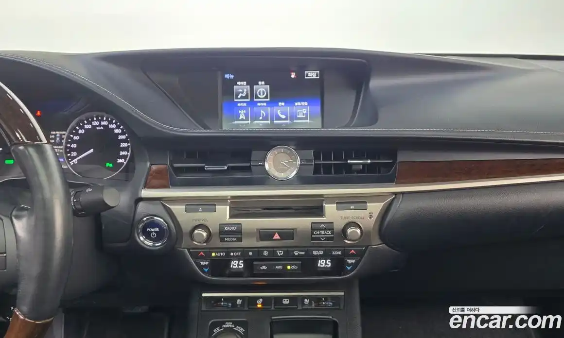 Lexus ES 2015 2.5 гидро в Москве № 825875, фото 14