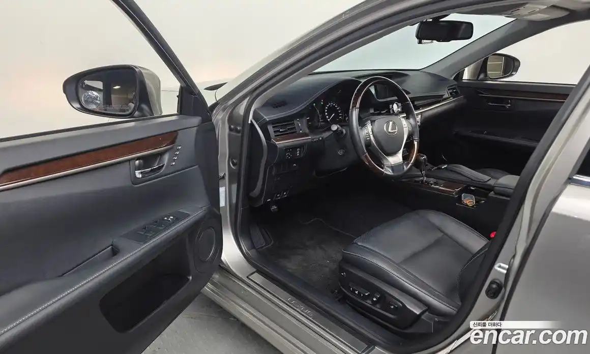 Lexus ES 2015 2.5 гидро в Москве № 825875, фото 10