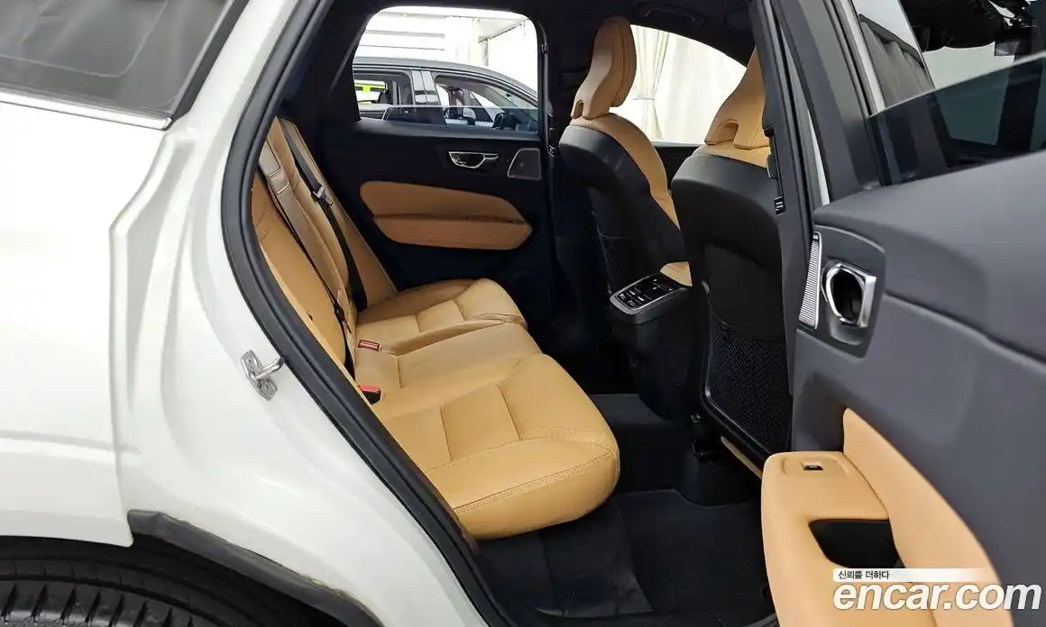 Volvo XC60 2021 2.0 гидро в Москве № 894371, фото 12