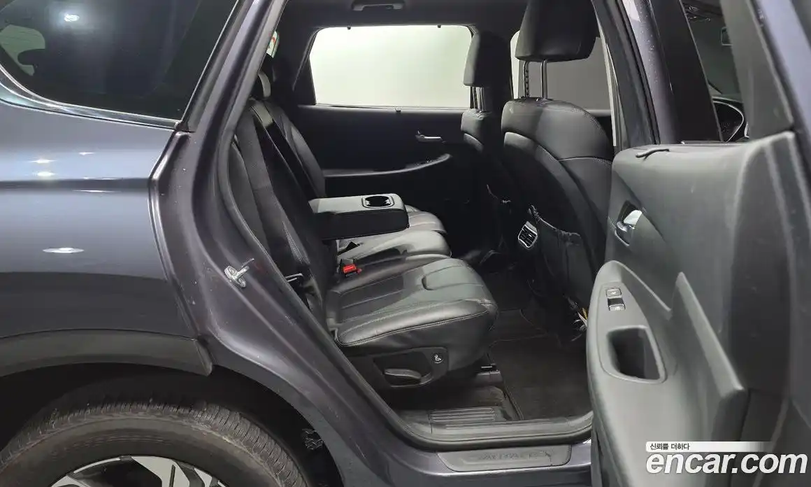 Hyundai Santa Fe 2021 2.2 Автомат в Москве № 927581, фото 11