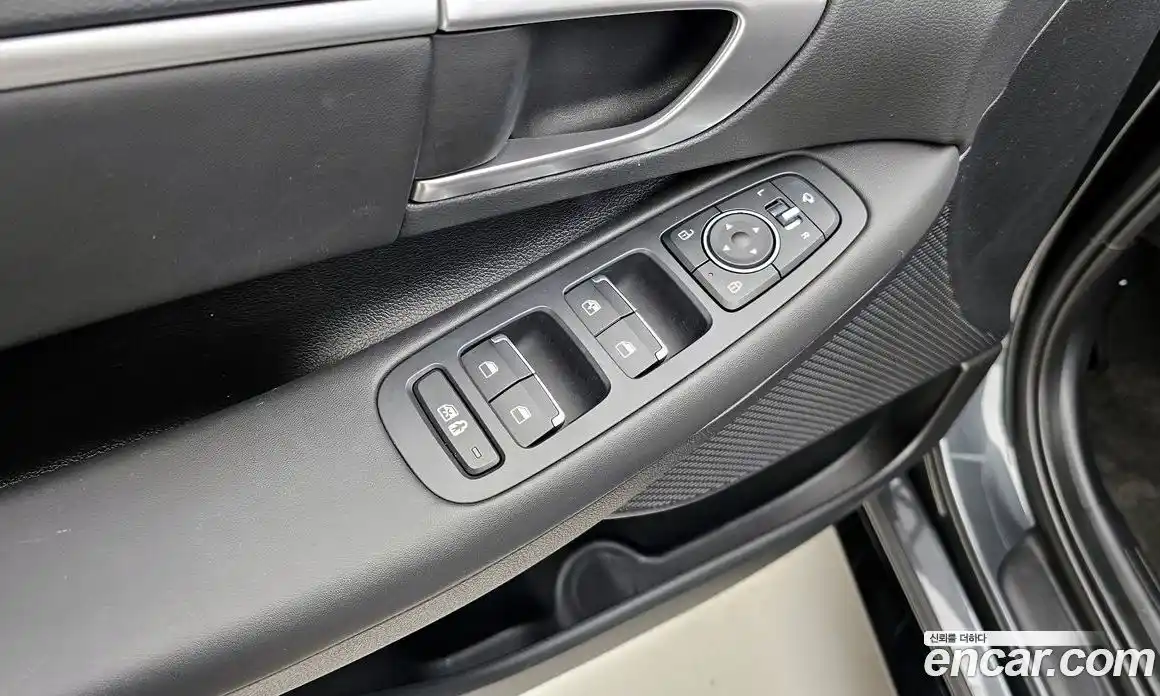 Hyundai Sonata 2022 2.0 Автомат в Москве № 927910, фото 17